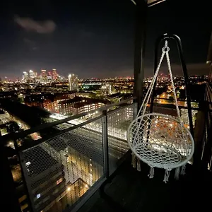 Apartment - Shadwell - Wrap Around Balcony W Scenic View, London